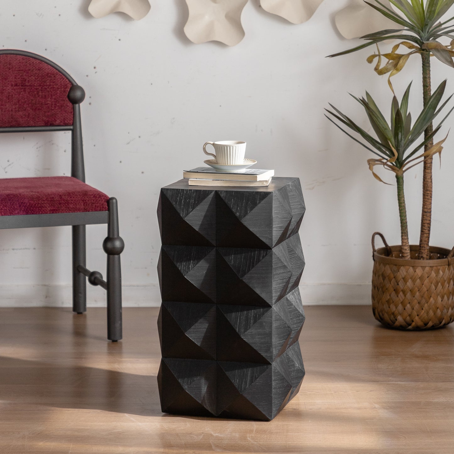 23.62'Height Three-dimensional Embossed Pattern Design Retro Side Table Retro Furniture Black